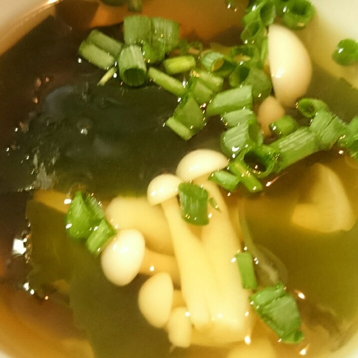 ストウブDe〜わかめとブナピーの中華スープ